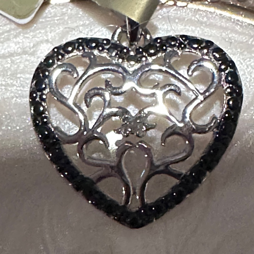 Diamond Heart Pendant Necklace NWT